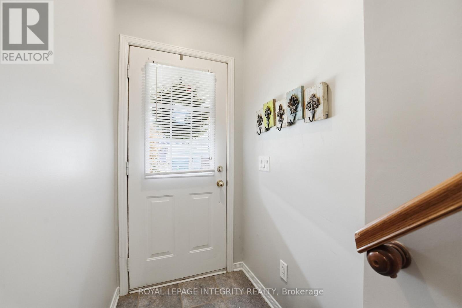 24 Yorkville Street, Ottawa, Ontario  K2C 4B6 - Photo 3 - X14088362