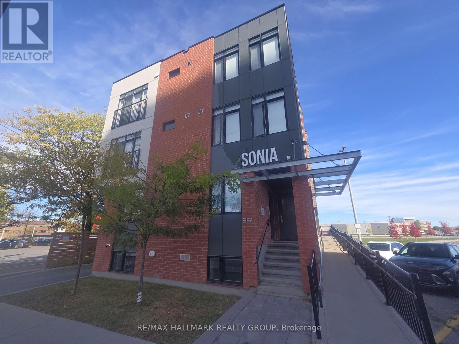 001 - 351 Croydon Avenue, Ottawa, Ontario K2B 0A4 - Photo 2 - X14088408