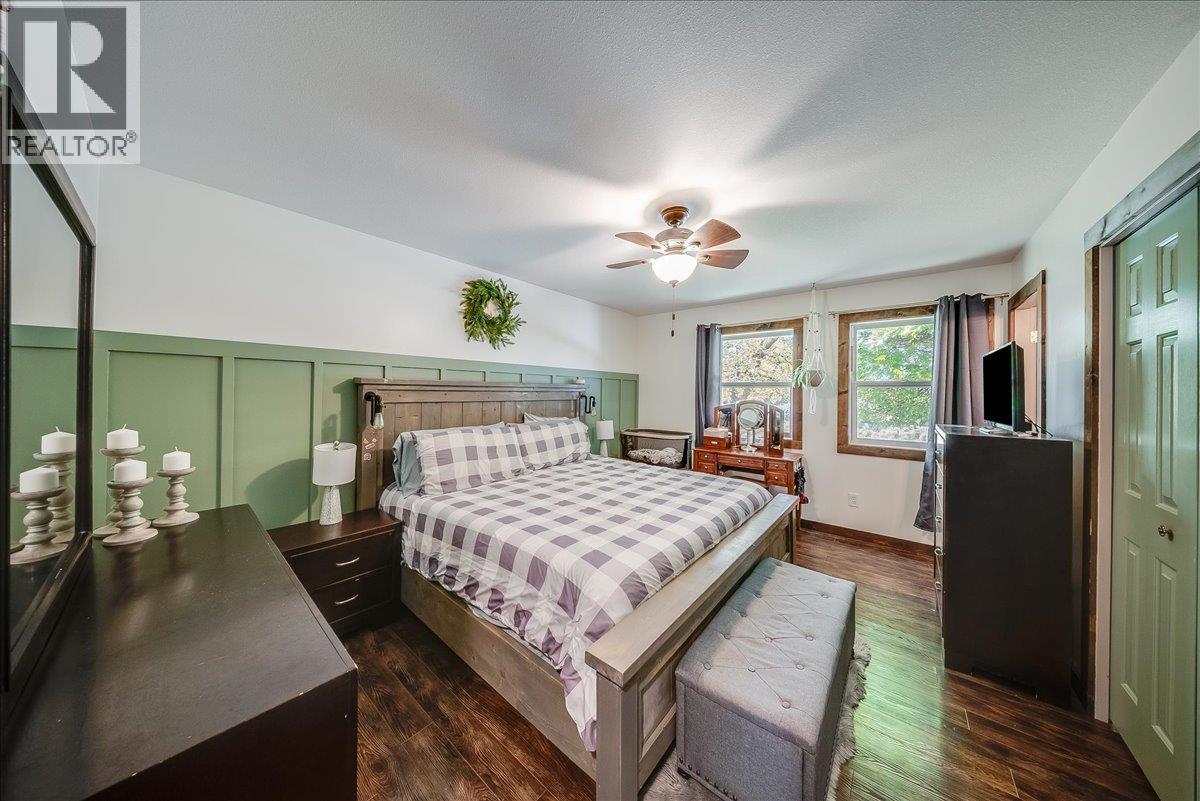 2045 Raspberry Road, Castlegar, British Columbia  V1N 4T6 - Photo 23 - 10403496