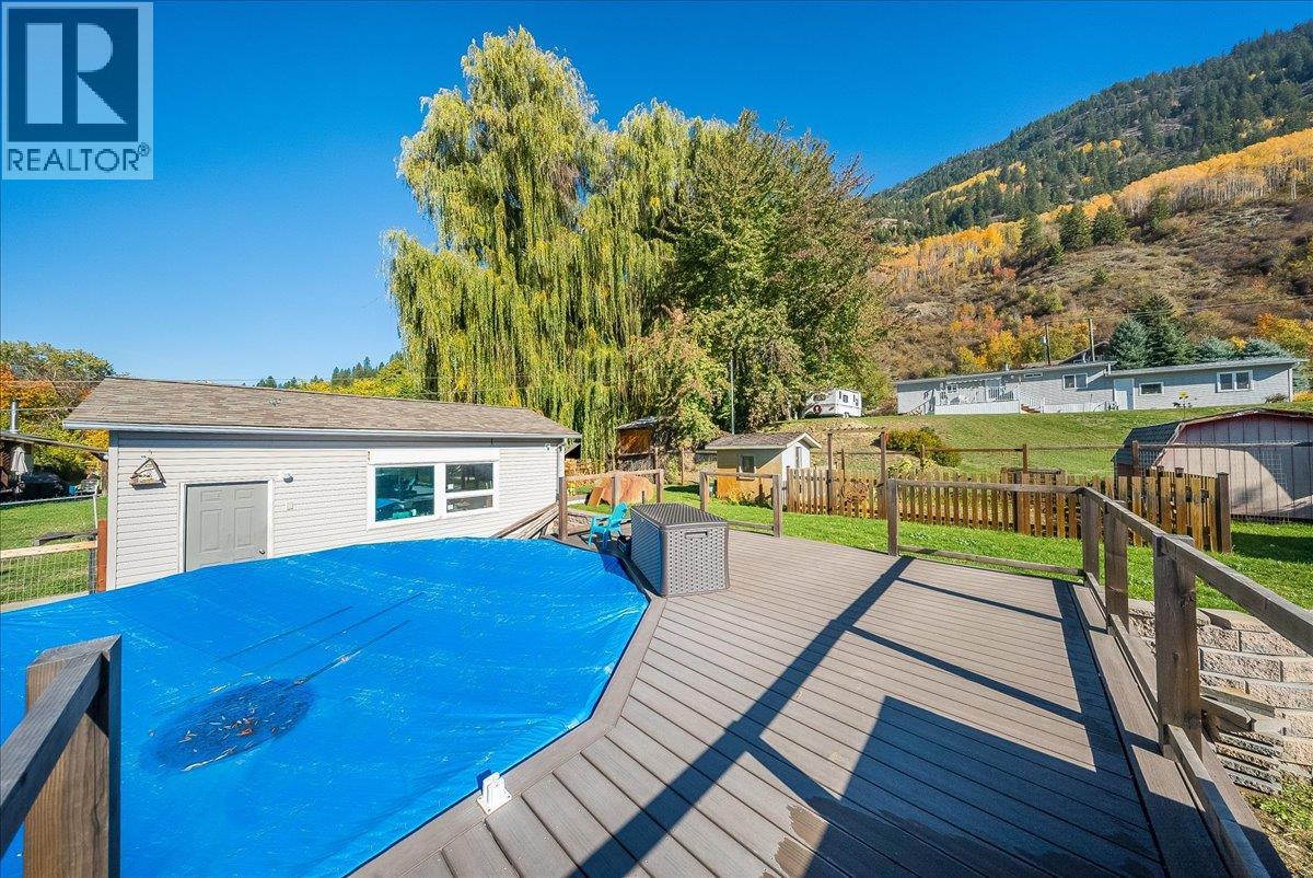 2045 Raspberry Road, Castlegar, British Columbia  V1N 4T6 - Photo 49 - 10403496