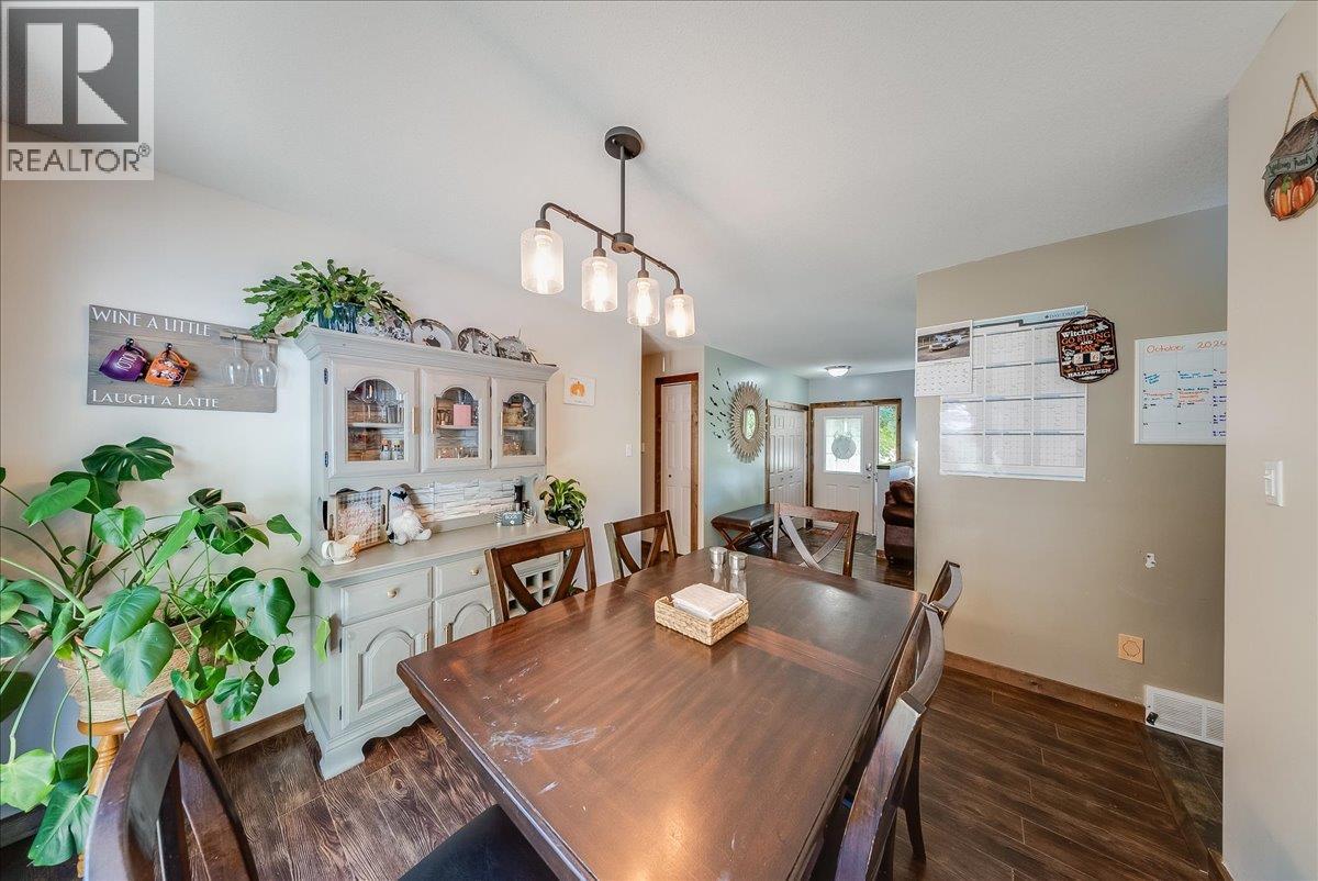 2045 Raspberry Road, Castlegar, British Columbia  V1N 4T6 - Photo 12 - 10403496