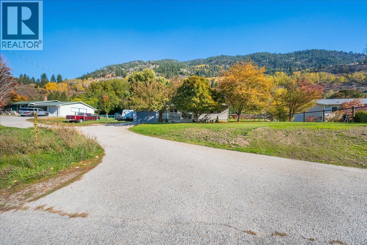 2045 Raspberry Road, Castlegar, British Columbia  V1N 4T6 - Photo 56 - 10403496