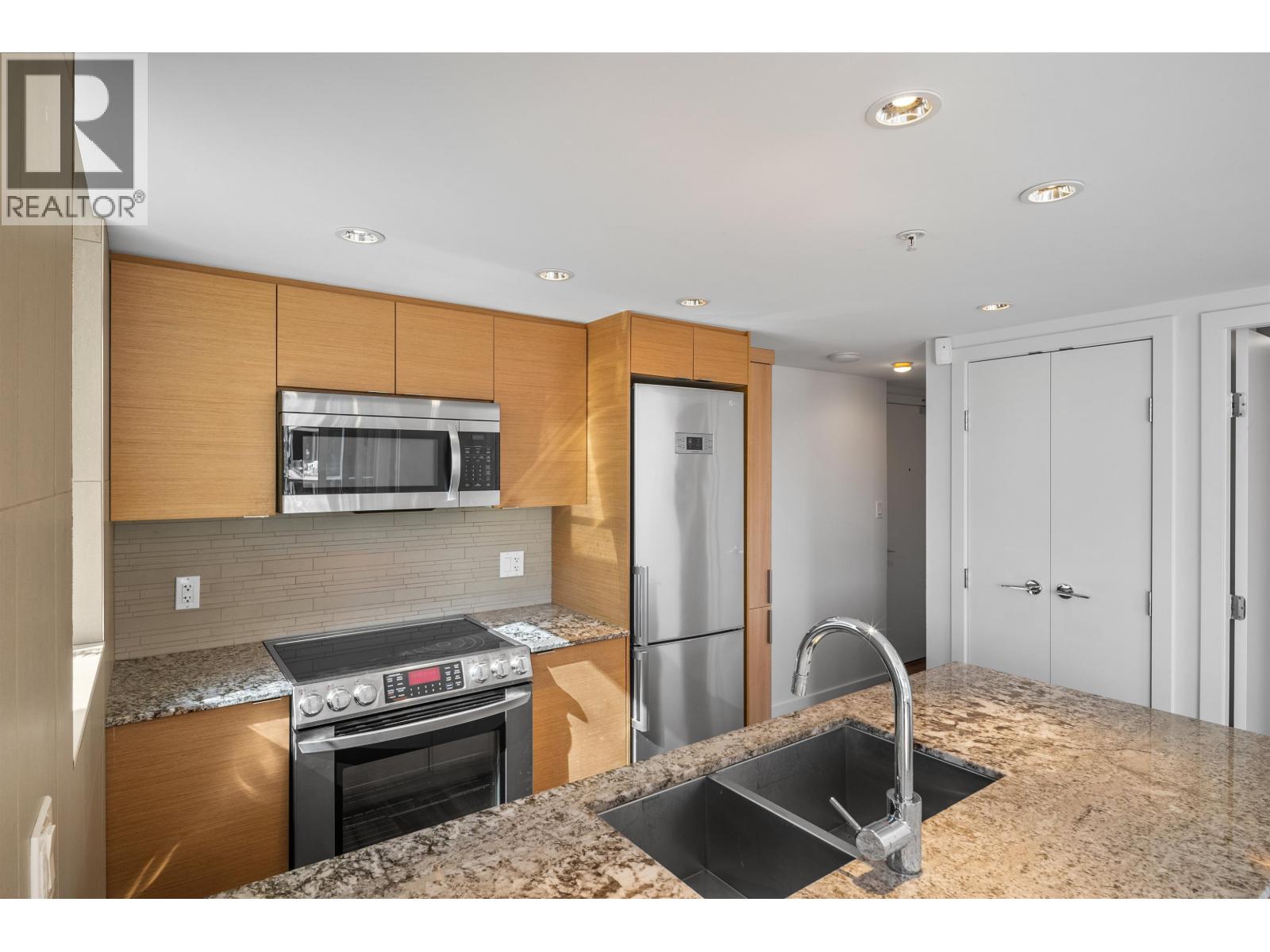 519 135 E 17th Street, North Vancouver, British Columbia  V7L 0C4 - Photo 10 - R3176125