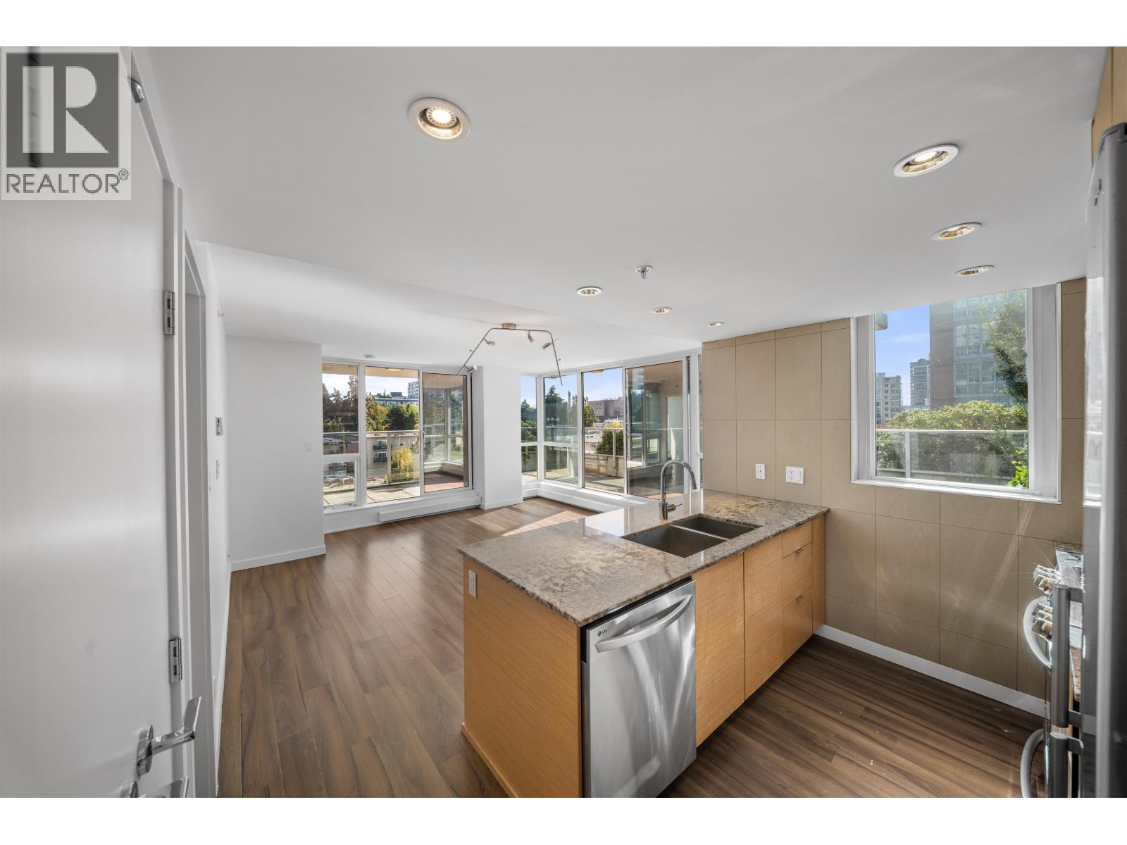 519 135 E 17th Street, North Vancouver, British Columbia  V7L 0C4 - Photo 11 - R3176125