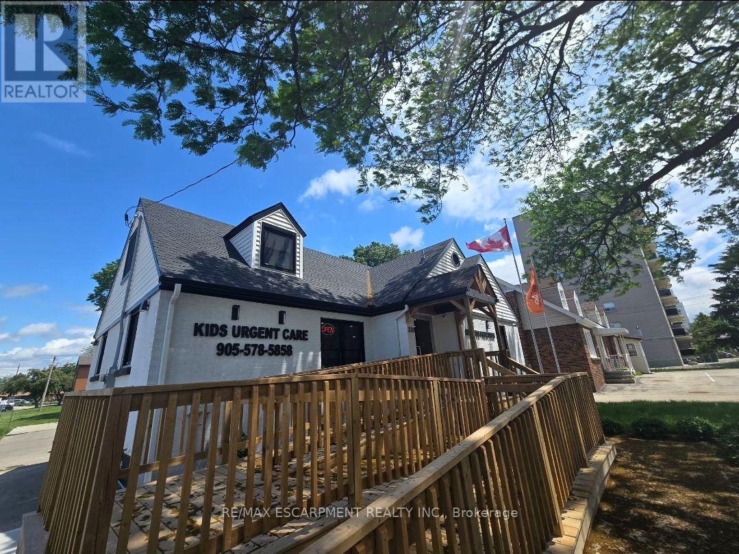 2 - 531 Queenston Road, Hamilton, Ontario  L8K 1J7 - Photo 3 - X13884368
