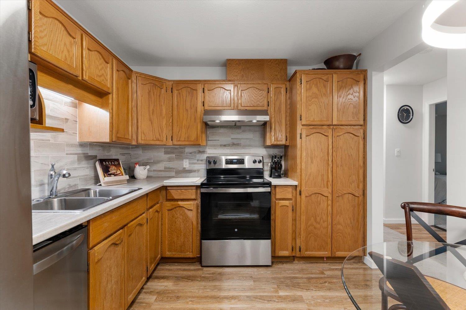201 5710 201 Street, Langley, British Columbia  V3A 8A8 - Photo 24 - R3162018