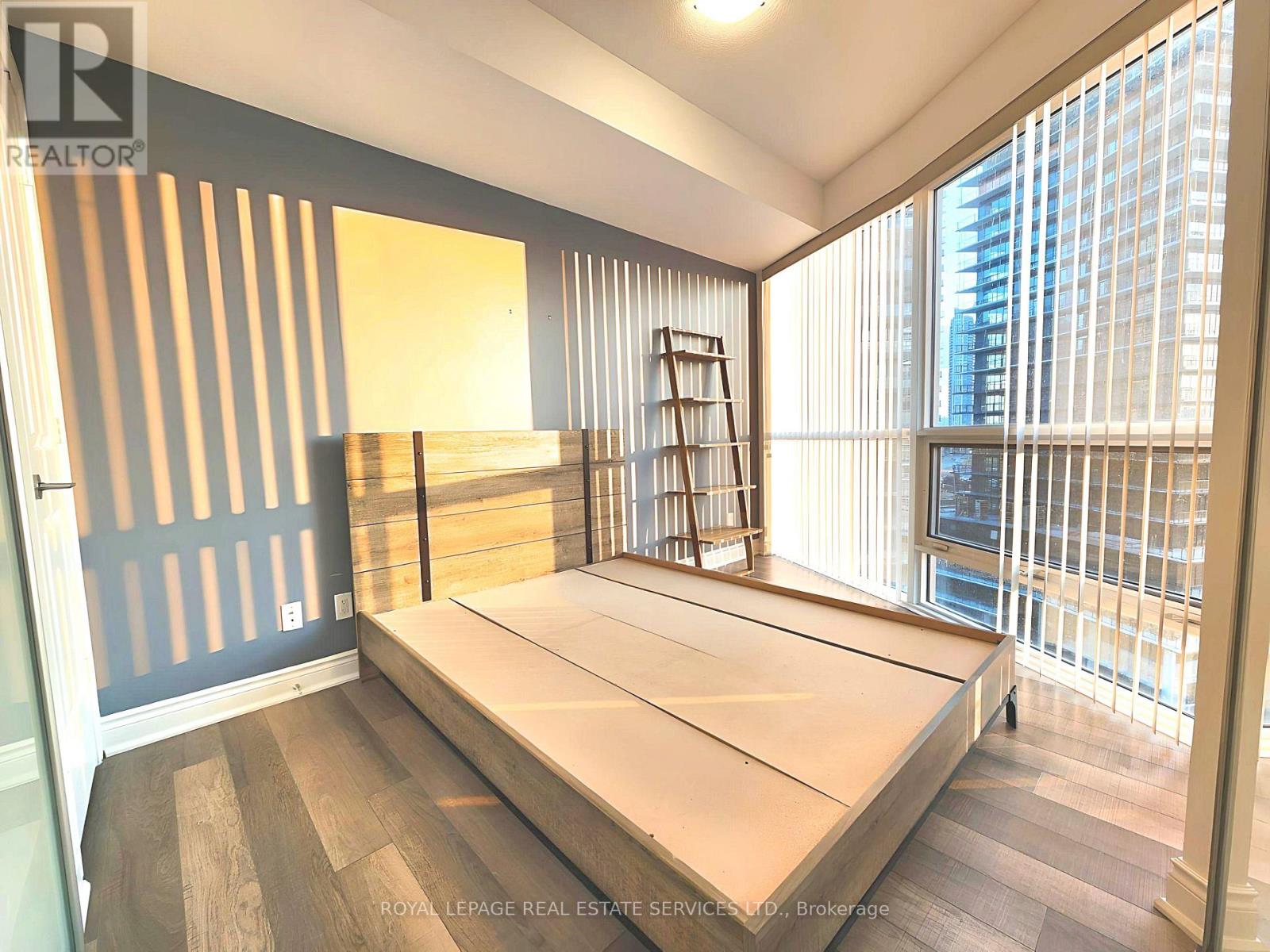 908 - 80 MARINE PARADE DRIVE