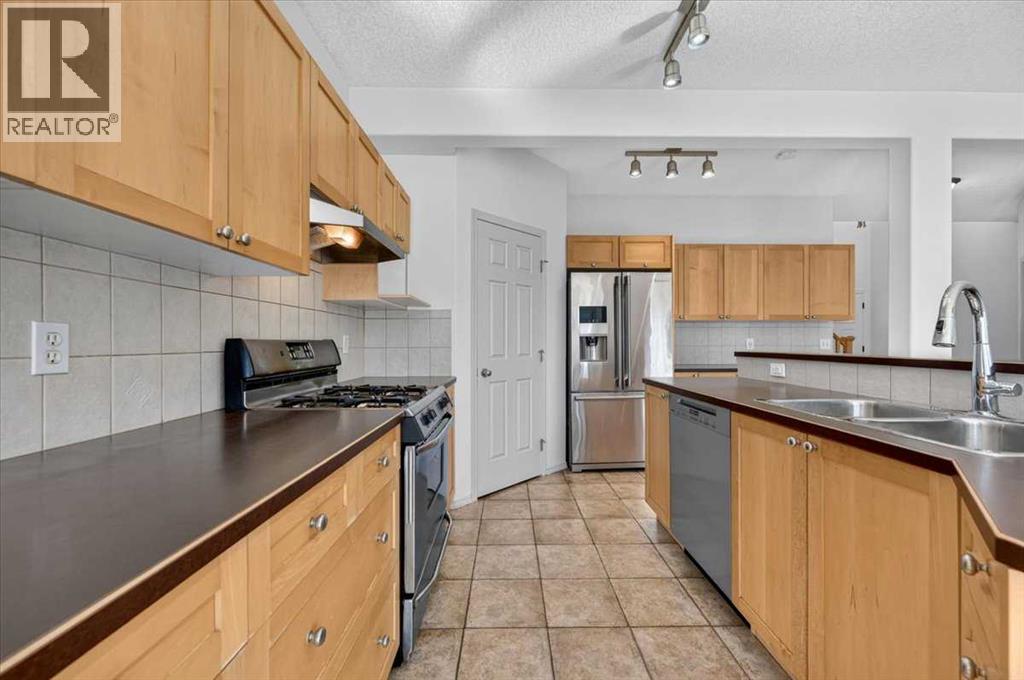 254 Panamount Close NW, Calgary, Alberta  T3K 5P6 - Photo 14 - A2349112