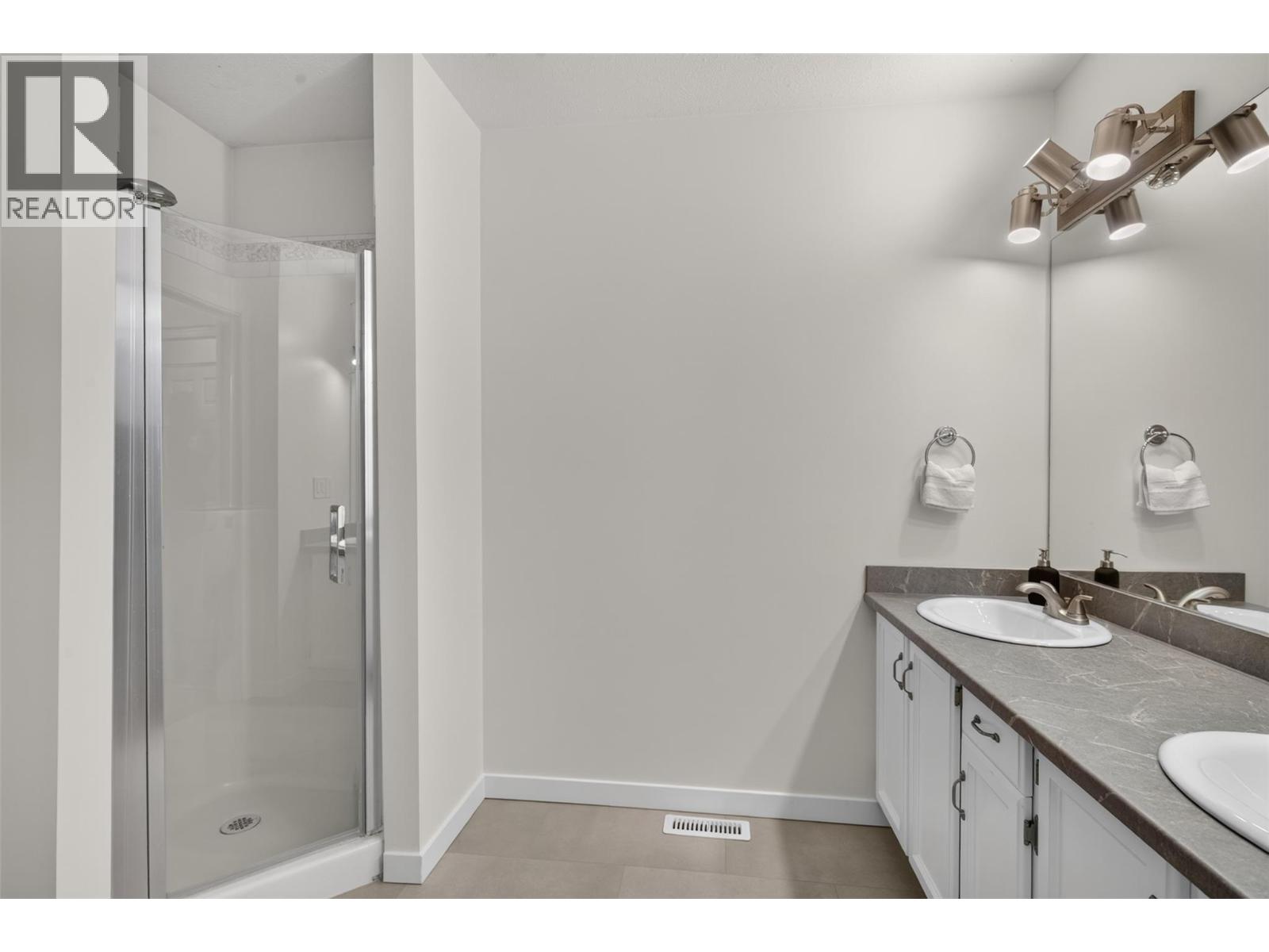 1853 Edgehill Avenue Unit# 10