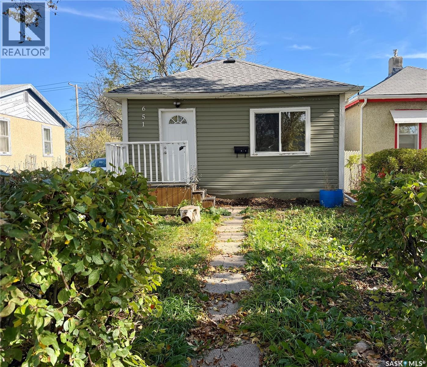 651 Queen Street, Regina, Saskatchewan  S4T 4A2 - Photo 1 - SK051304
