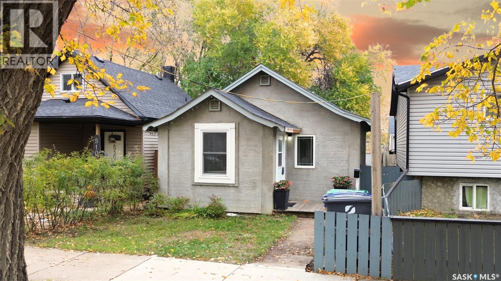 512 J Avenue S, Saskatoon, Saskatchewan  S7M 2A8 - Photo 1 - SK051210