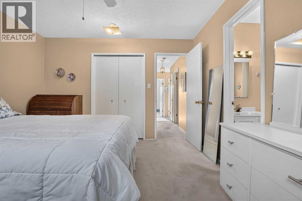 172 Queensland Road SE, Calgary, Alberta  T2J 3S2 - Photo 16 - A2333562