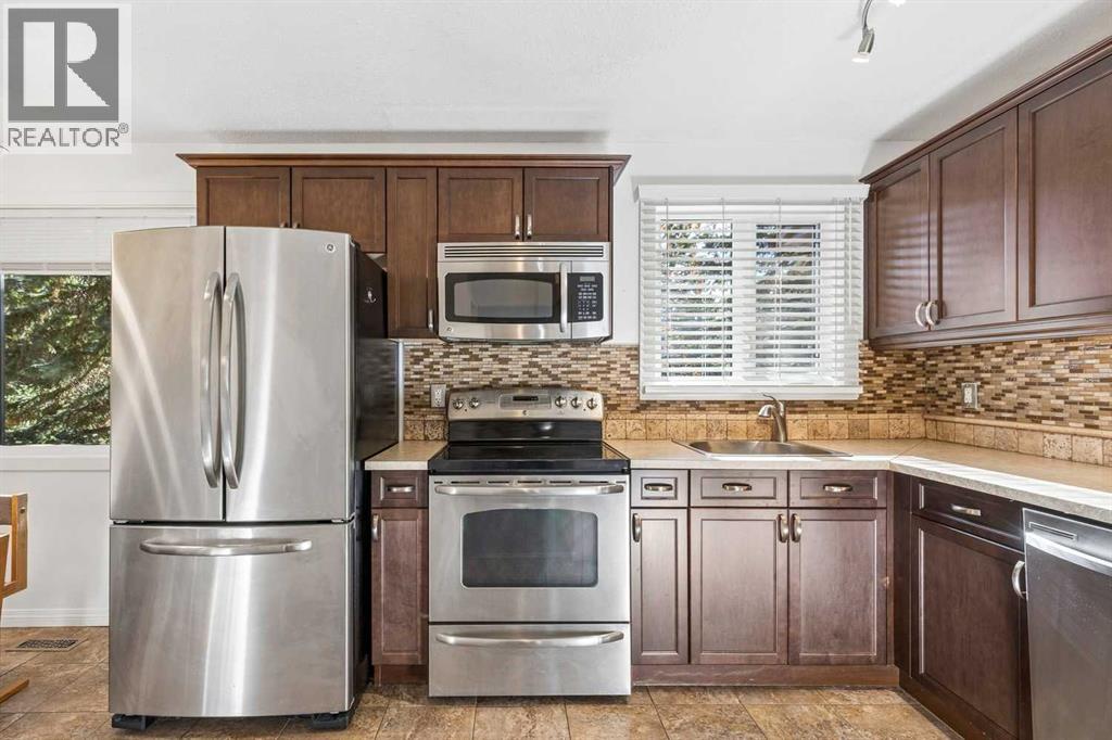 117 Storybook Terrace NW, Calgary, Alberta  T3G 1Y5 - Photo 6 - A2352584