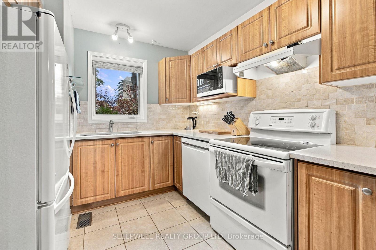 12 Maclean Street, Ottawa, Ontario  K1S 3E9 - Photo 4 - X14088668