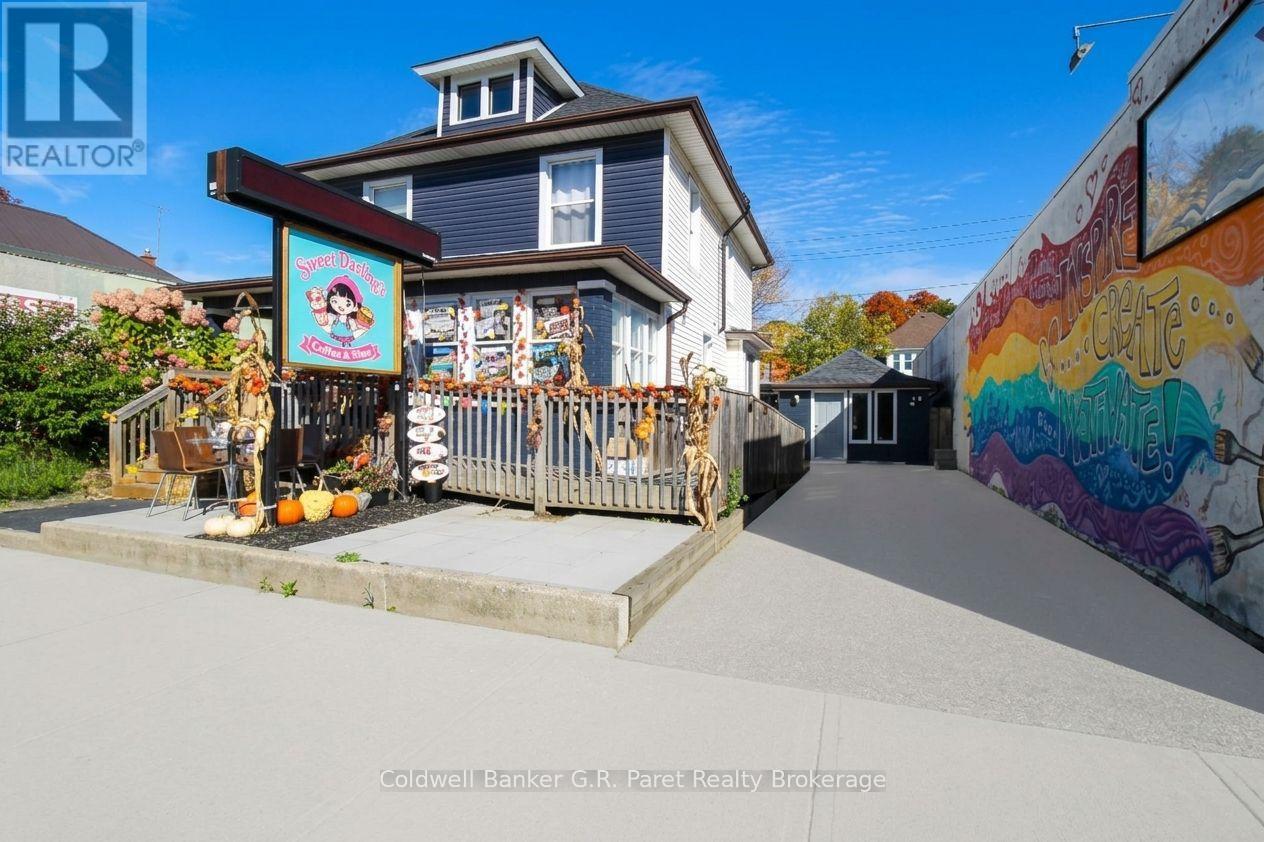39 NORFOLK STREET N, Norfolk, Ontario