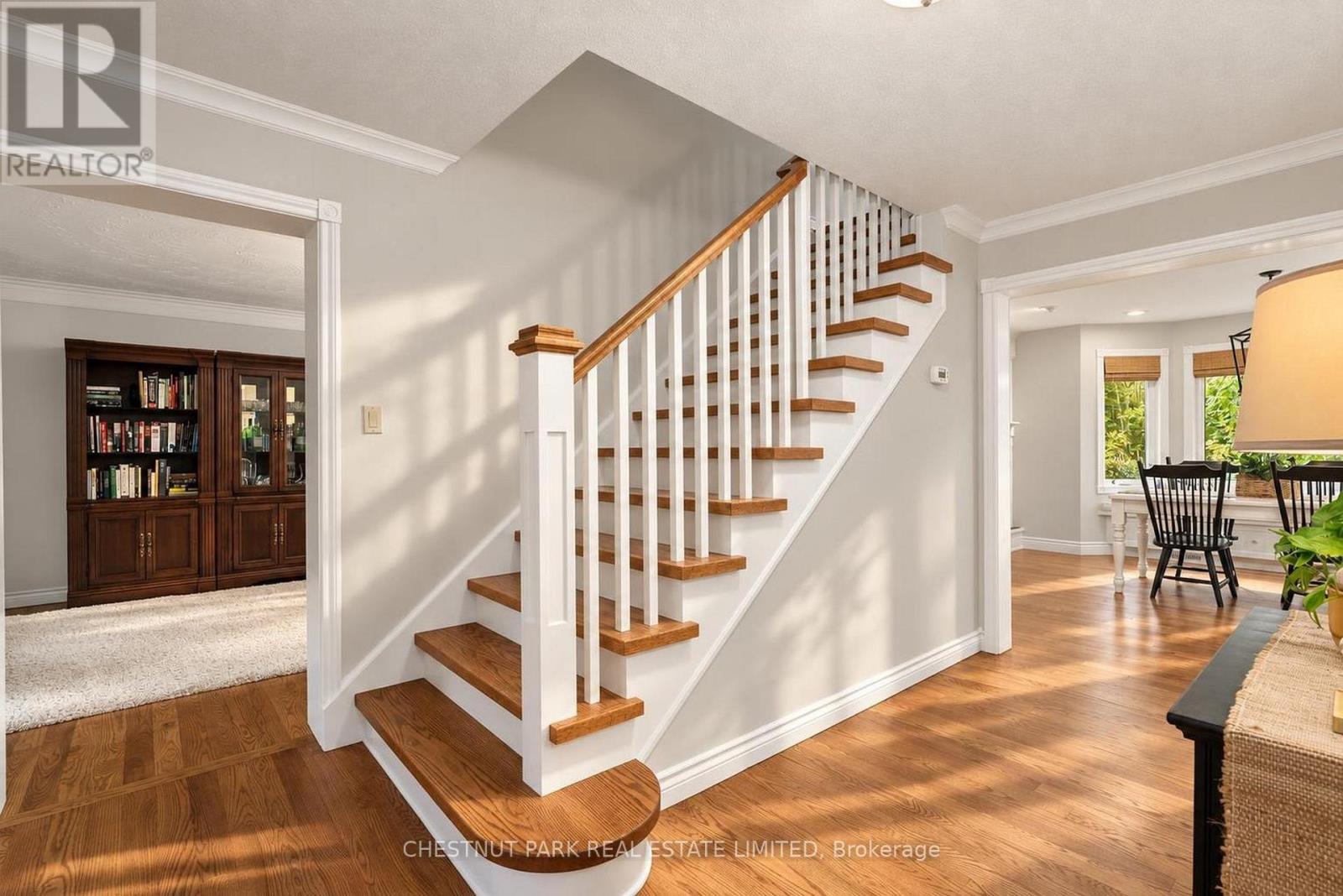9 Mills Circle, Springwater, Ontario  L9X 0J7 - Photo 23 - S13868514