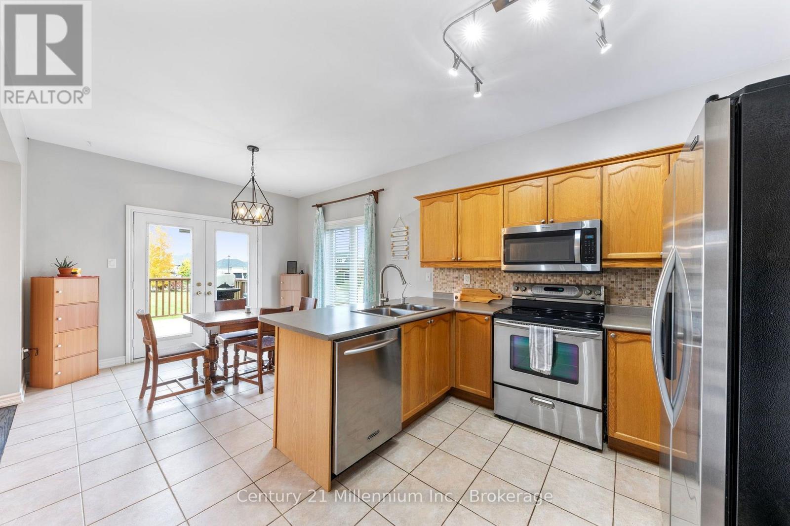 23 Butternut Crescent, Wasaga Beach, Ontario  L9Z 0A7 - Photo 10 - S14088656