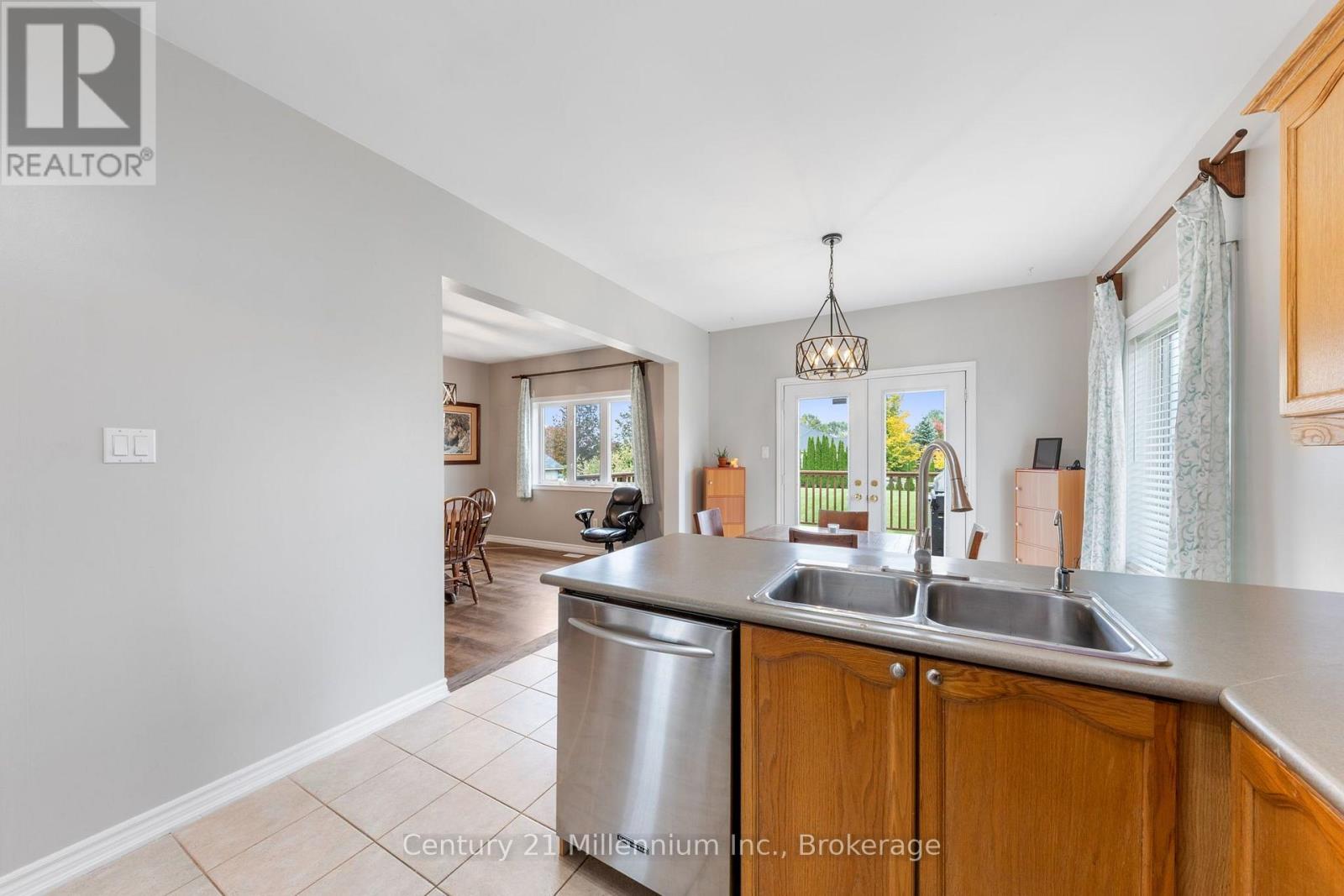 23 Butternut Crescent, Wasaga Beach, Ontario  L9Z 0A7 - Photo 12 - S14088656