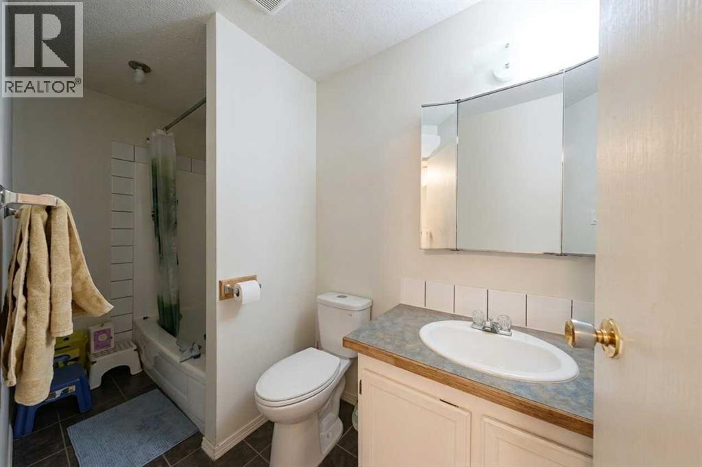 1731 St. Edwards Boulevard N, Lethbridge, Alberta  T1H 1X2 - Photo 17 - A2340035