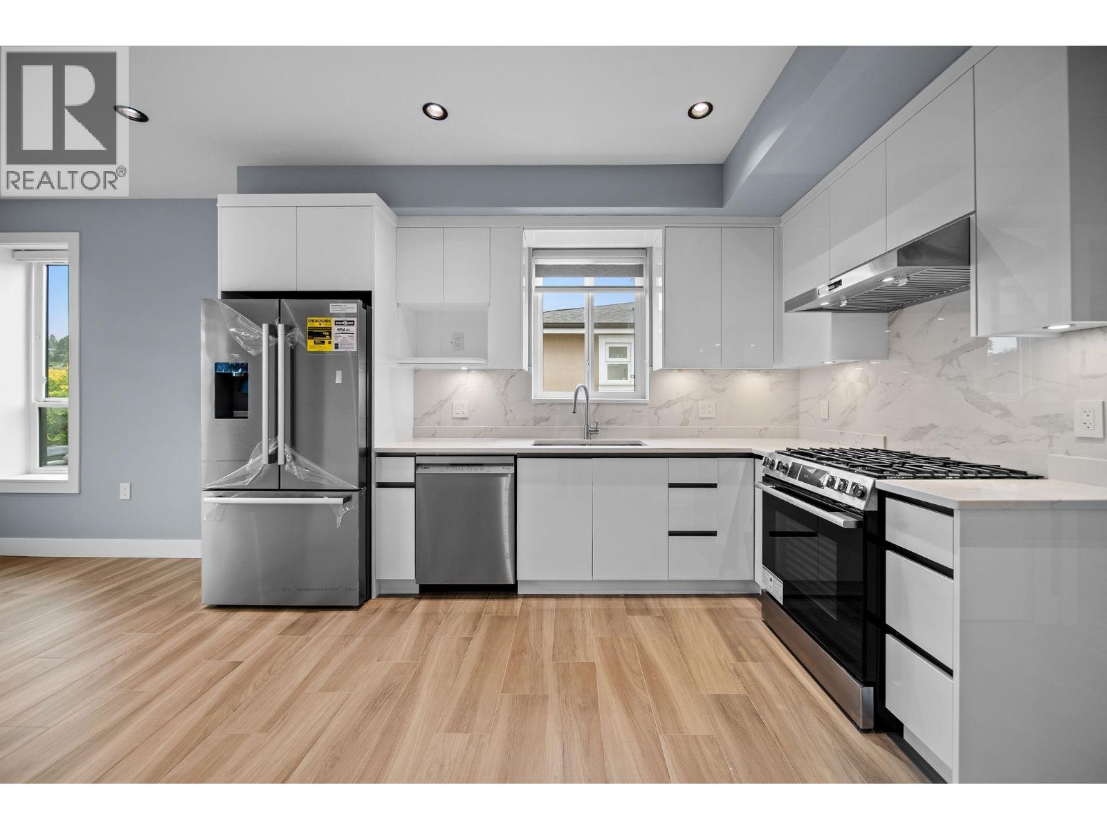2 2557 W King Edward Avenue, Vancouver, British Columbia  V6L 1T5 - Photo 3 - R3173311