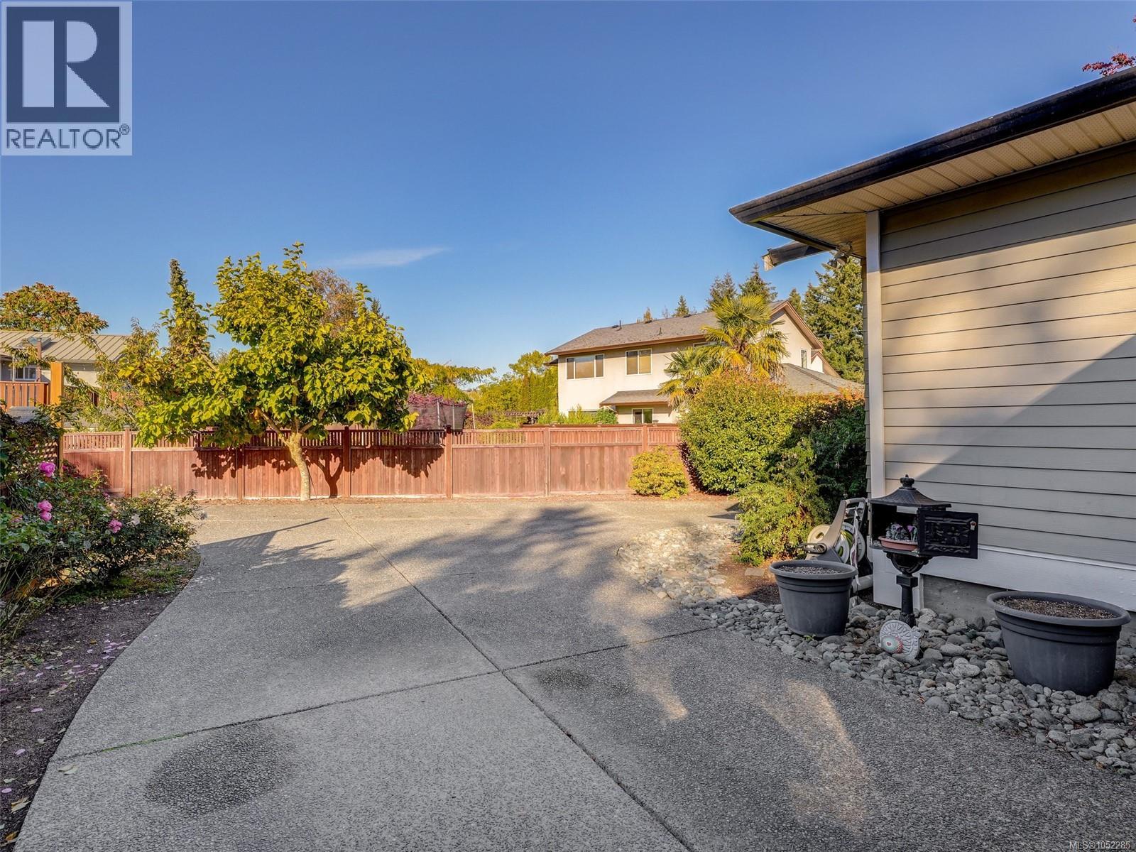 10347 Patricia Pl