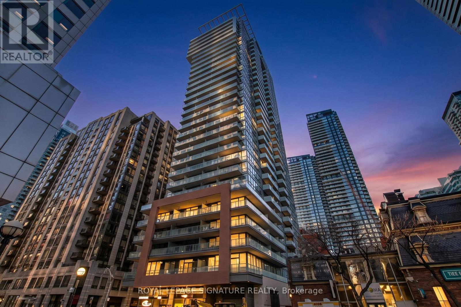 1909 - 8 MERCER STREET, Toronto, Ontario