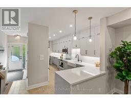 12 ST. JAMES COURT, Toronto, Ontario