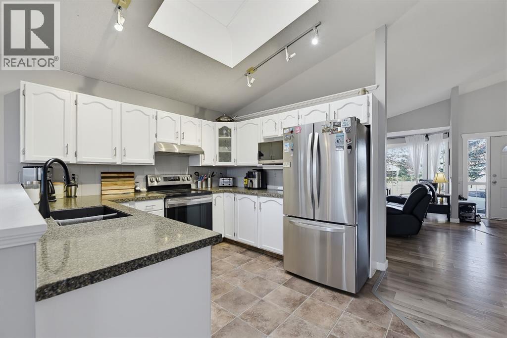 85 West Mcdougal Road, Cochrane, Alberta  T4C 1P9 - Photo 14 - A2352737