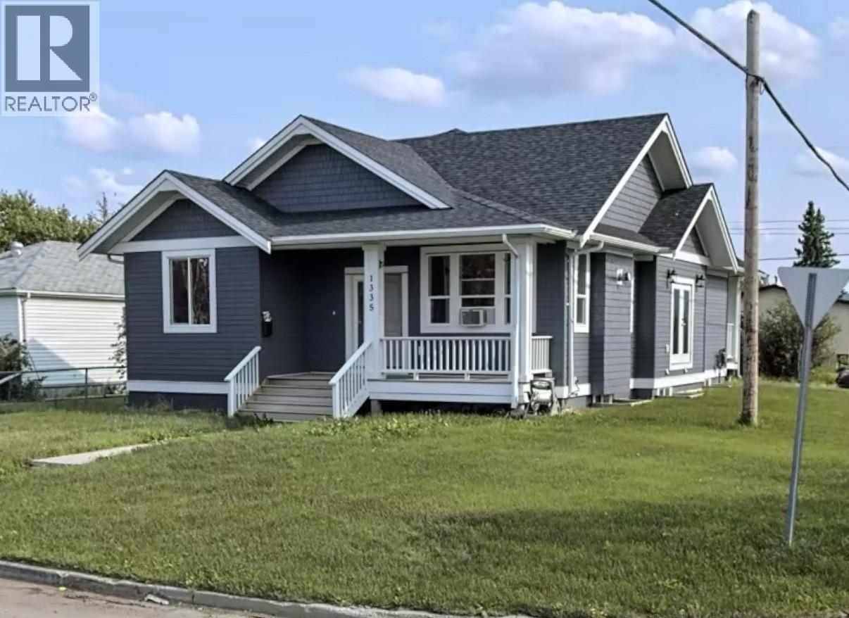 1335 105 Avenue, Dawson Creek, British Columbia