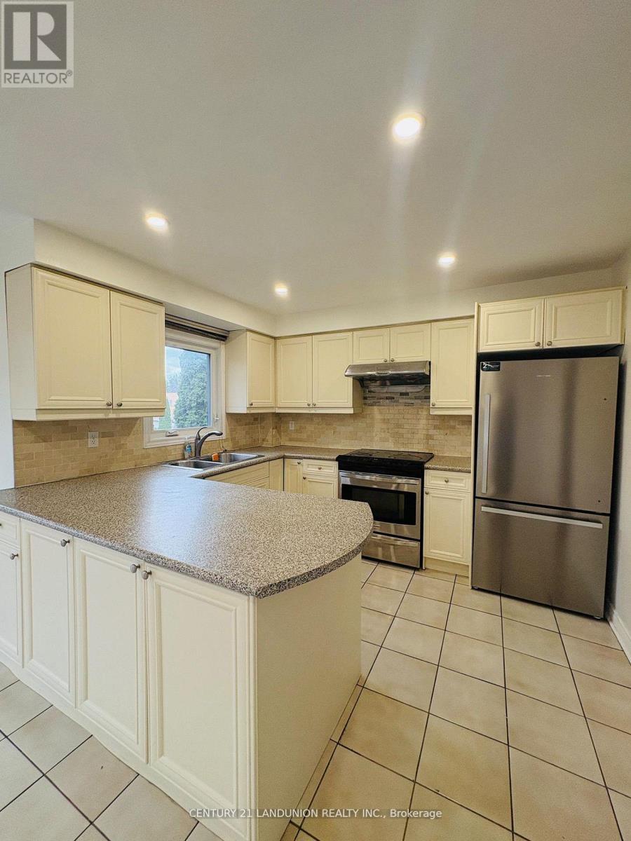Main 48 Marchwood Crescent, Richmond Hill, Ontario  L4C 8M4 - Photo 5 - N14088692