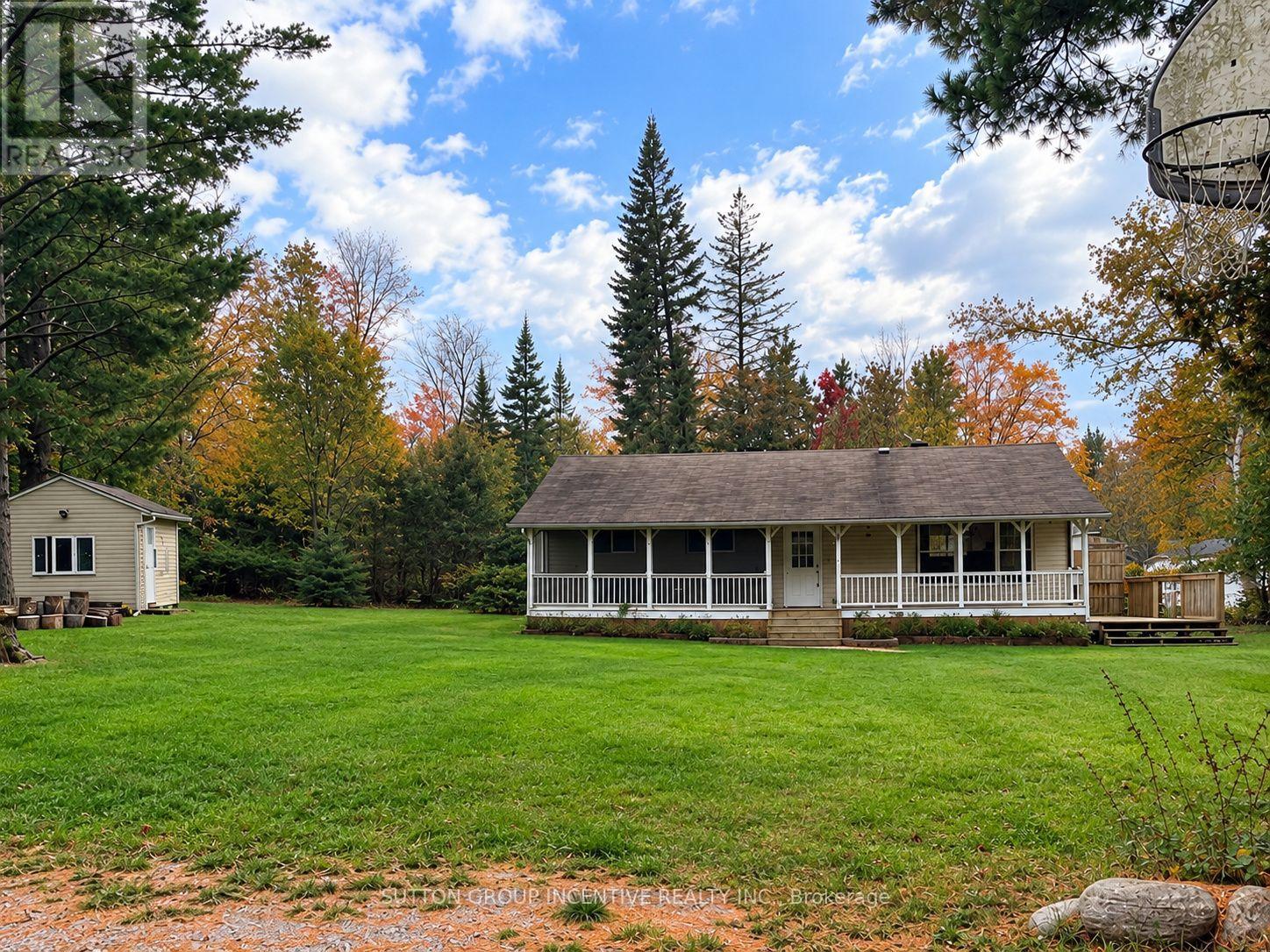 52 Grandview Crescent, Oro-Medonte, Ontario  L0L 2E0 - Photo 2 - S14088472