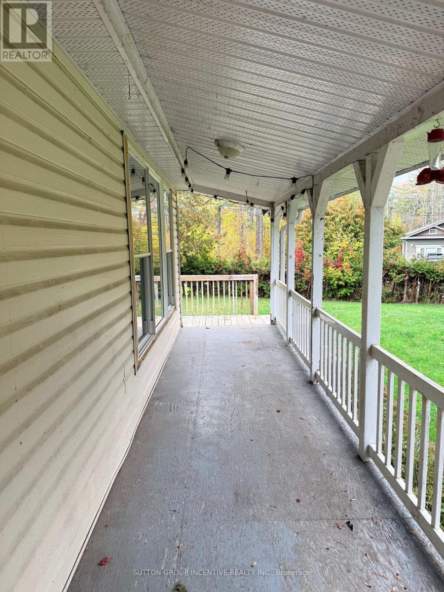 52 Grandview Crescent, Oro-Medonte, Ontario  L0L 2E0 - Photo 3 - S14088472