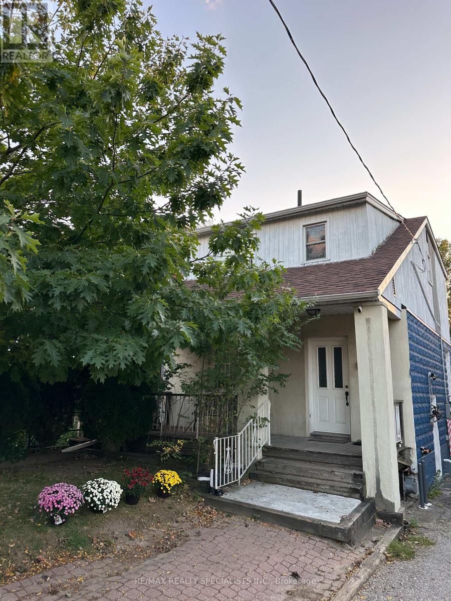 52a Rockcliffe Boulevard, Toronto, Ontario  M6N 4R5 - Photo 2 - W14088482