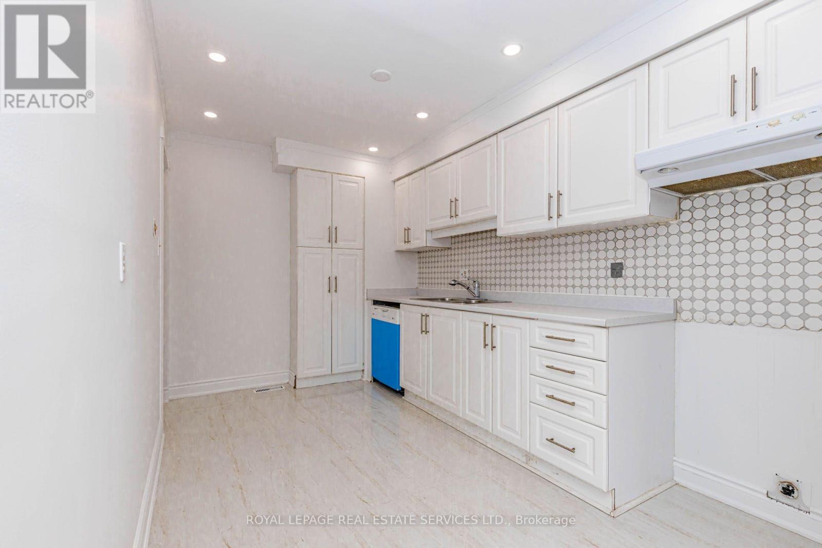 15 Huson Court, Toronto, Ontario  M9V 4K9 - Photo 16 - W14088490