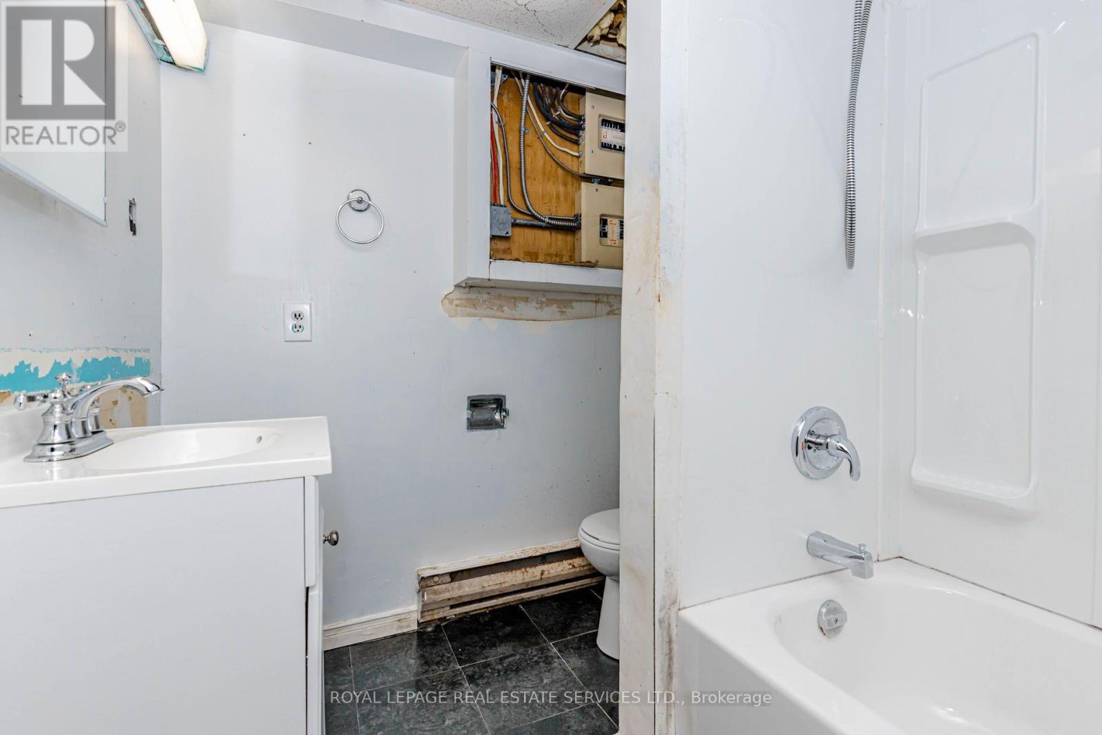 15 Huson Court, Toronto, Ontario  M9V 4K9 - Photo 34 - W14088490