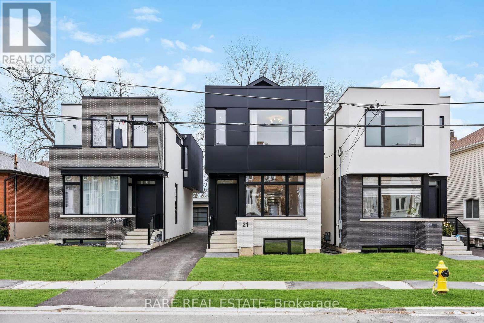 21 TWENTY NINTH STREET, Toronto, Ontario