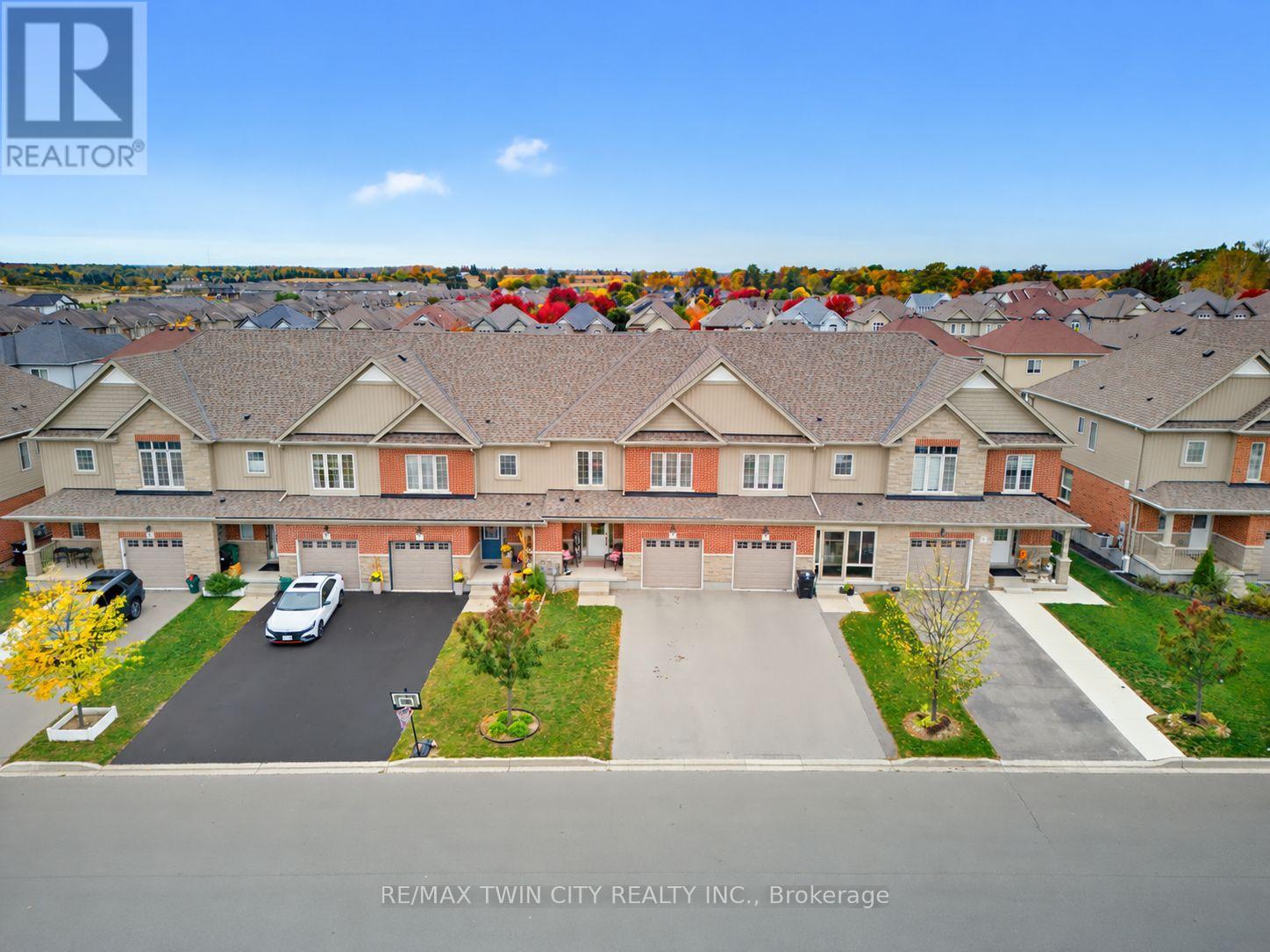 34 FREER DRIVE, North Dumfries, Ontario