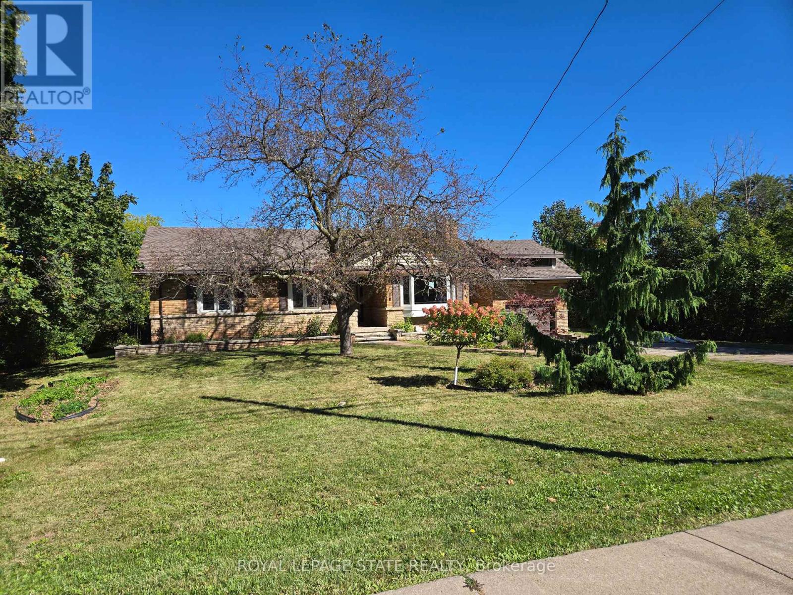 538 MAIN STREET W, Grimsby, Ontario