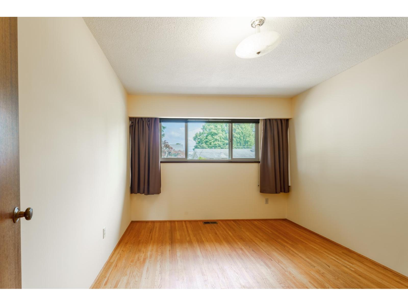 15732 Goggs Avenue, White Rock, British Columbia  V4B 2N7 - Photo 14 - R3175576