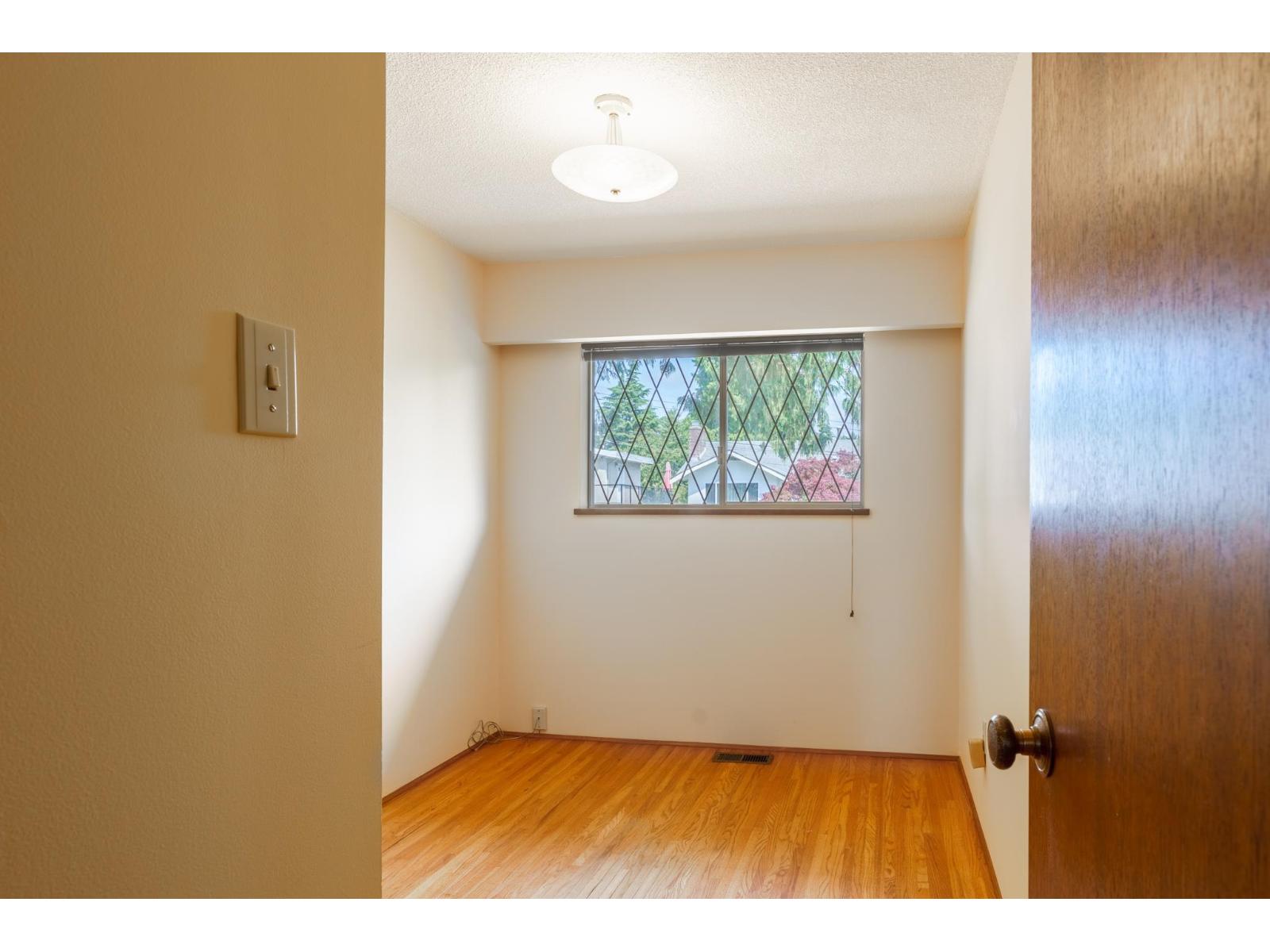 15732 Goggs Avenue, White Rock, British Columbia  V4B 2N7 - Photo 16 - R3175576