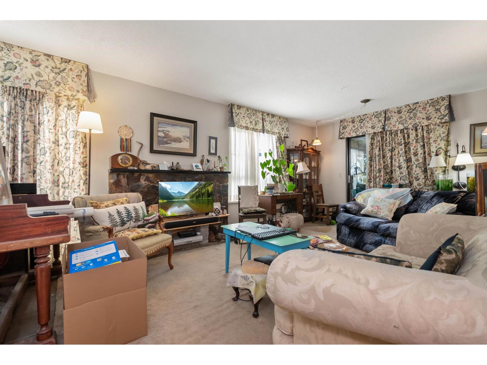 6001 194a Street, Surrey, British Columbia  V3S 7L2 - Photo 4 - R3175722