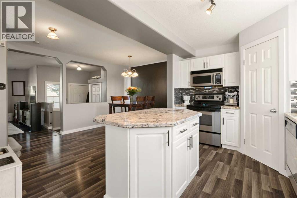 310 Coventry Road NE, Calgary, Alberta  T3K 5K5 - Photo 11 - A2351918