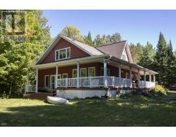 696 Lakeshore DR S|Dennis Township, Sault Ste. Marie, Ontario