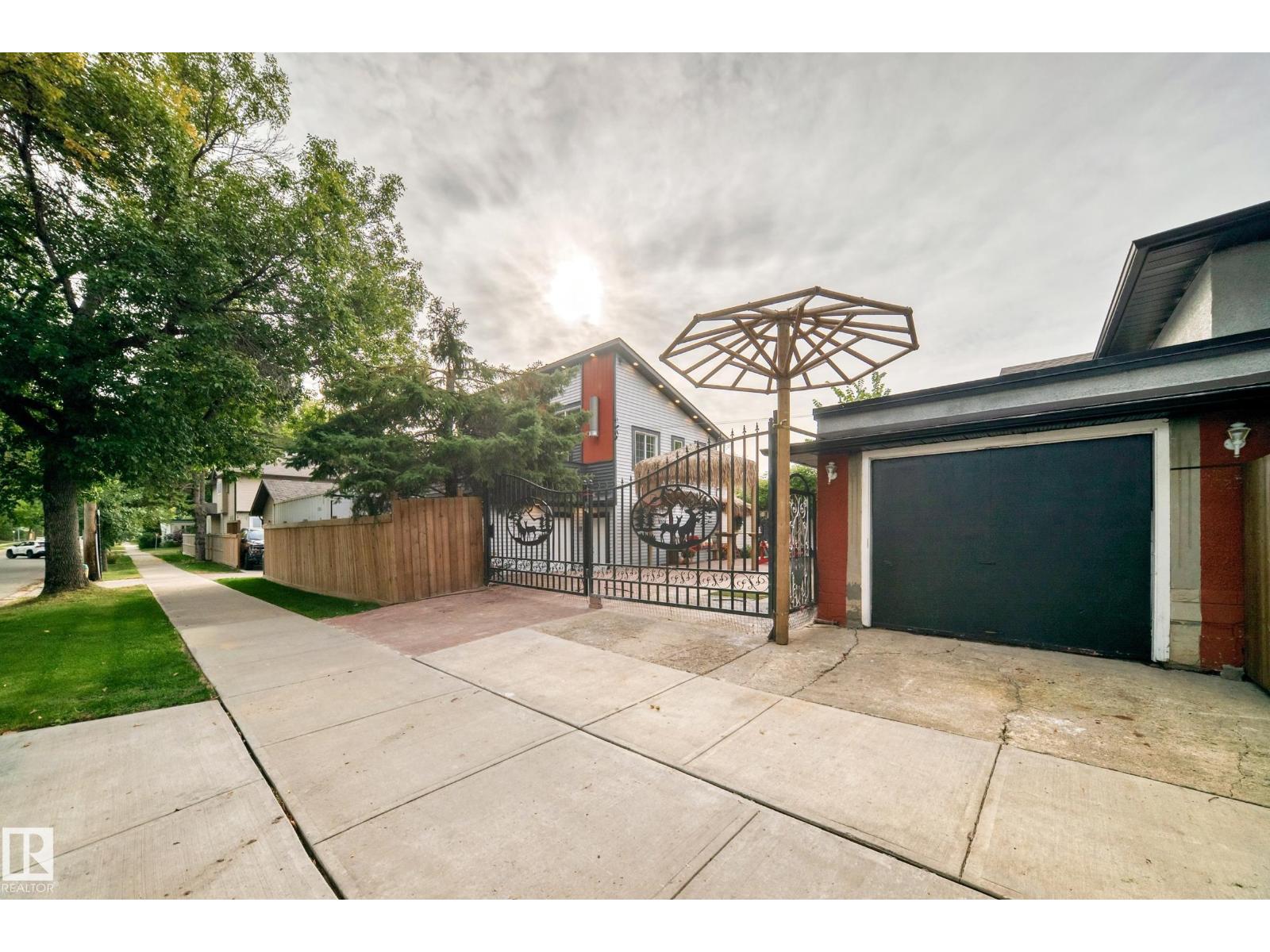 12045 64 ST NW