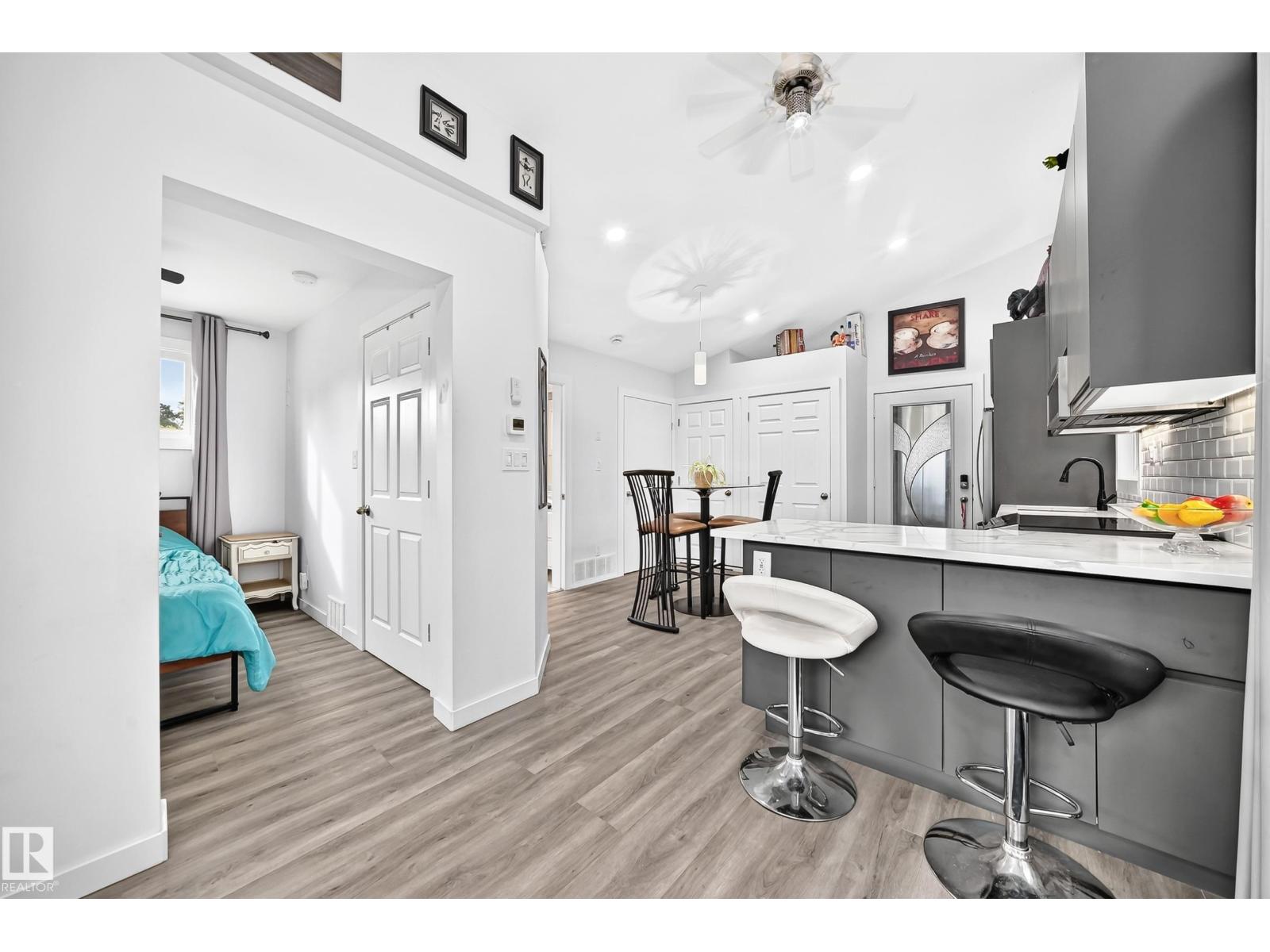 12045 64 ST NW