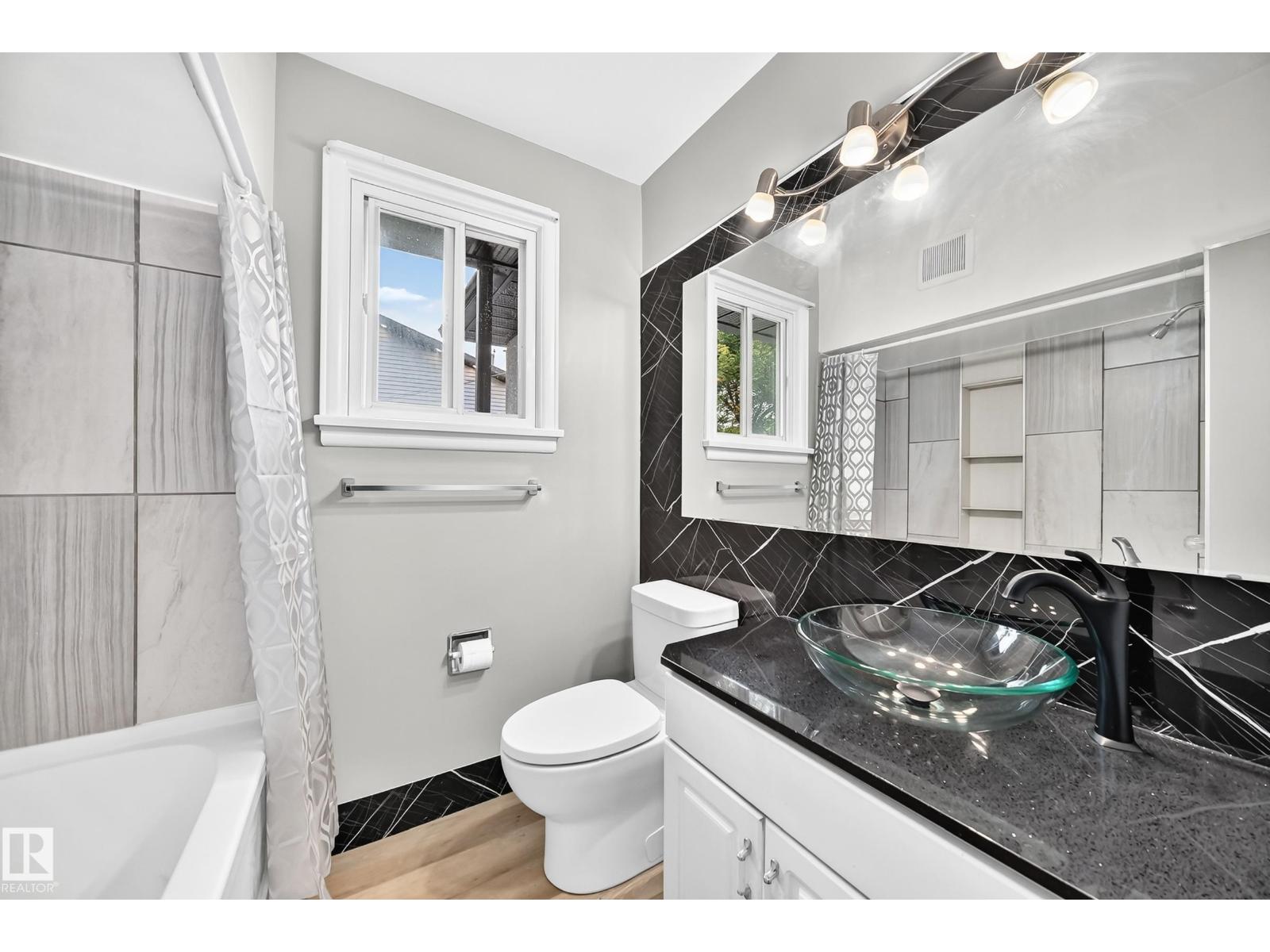 12045 64 ST NW