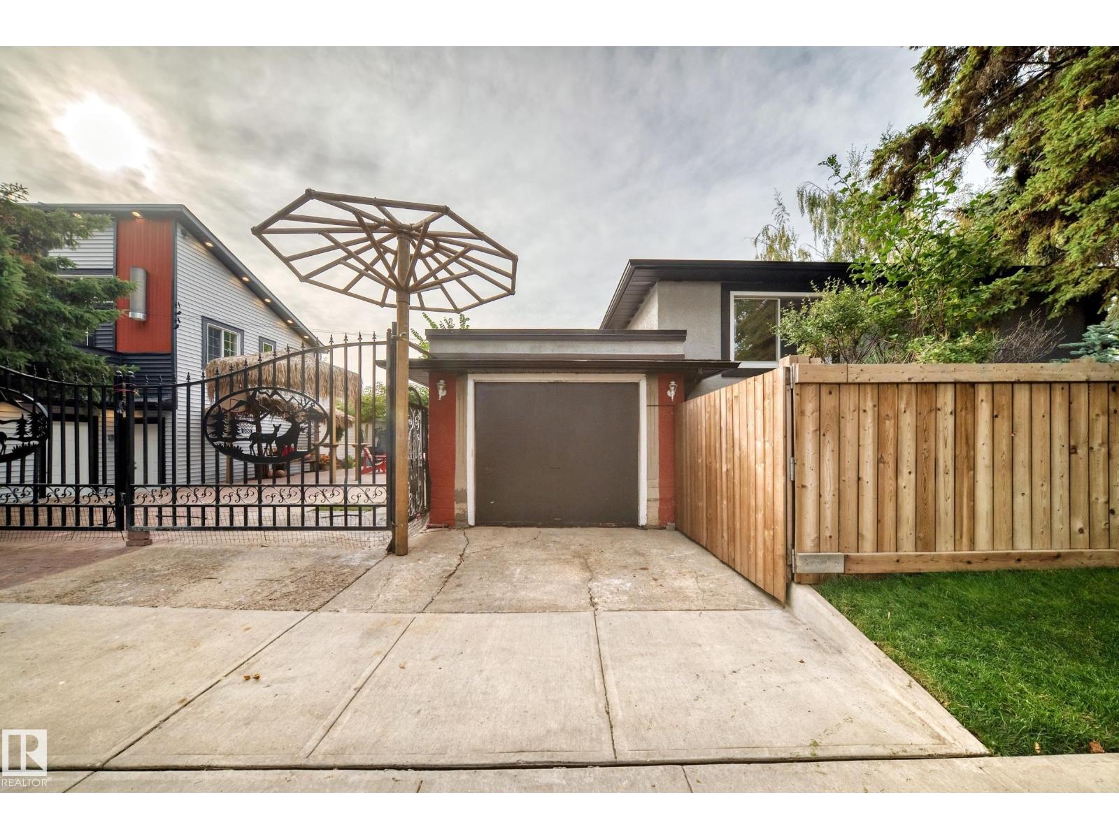 12045 64 ST NW