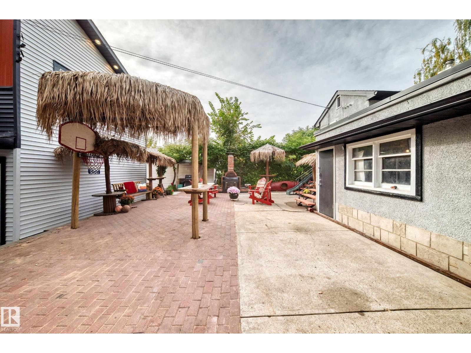 12045 64 ST NW