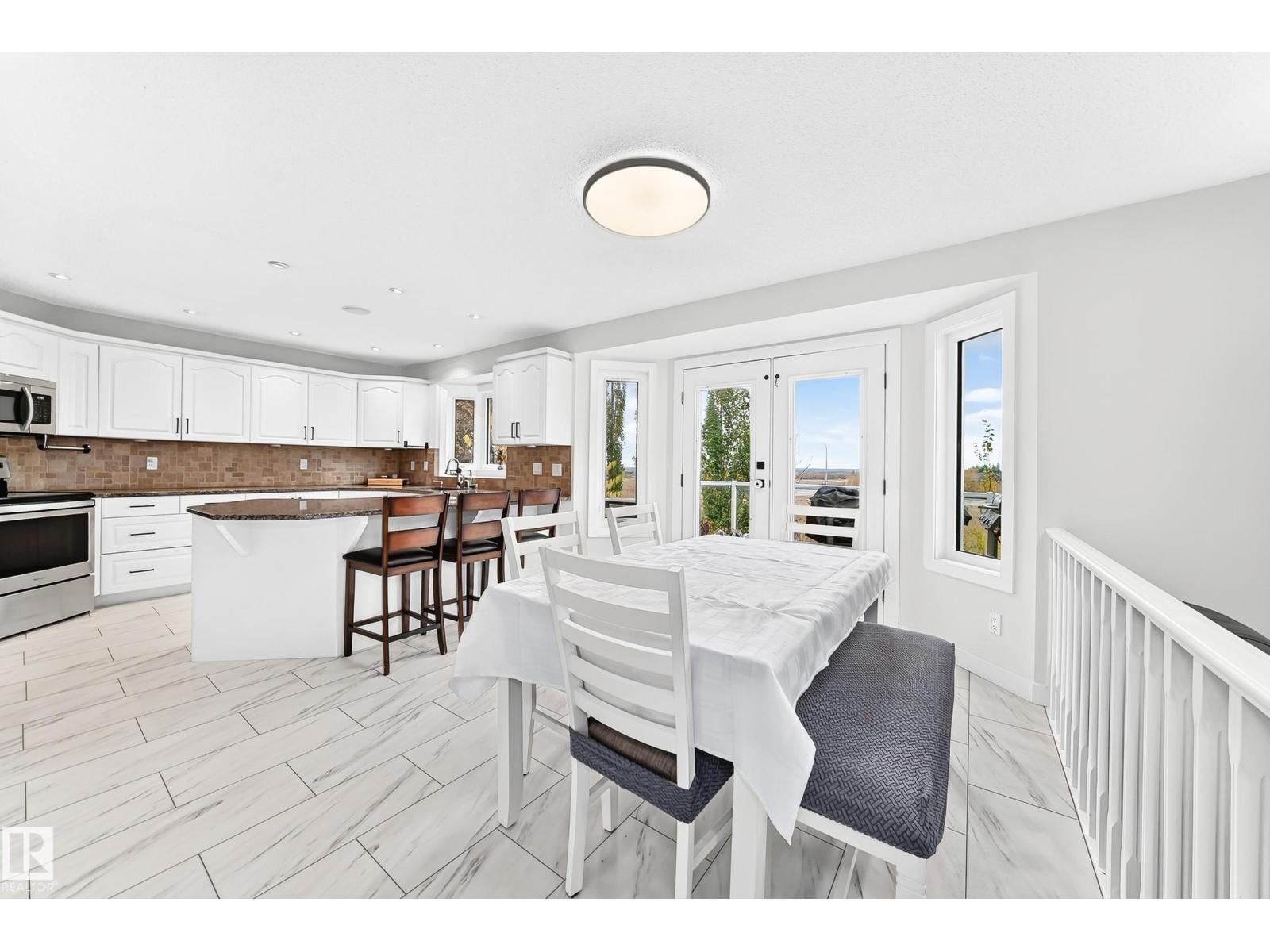 88 HIGHLAND WY