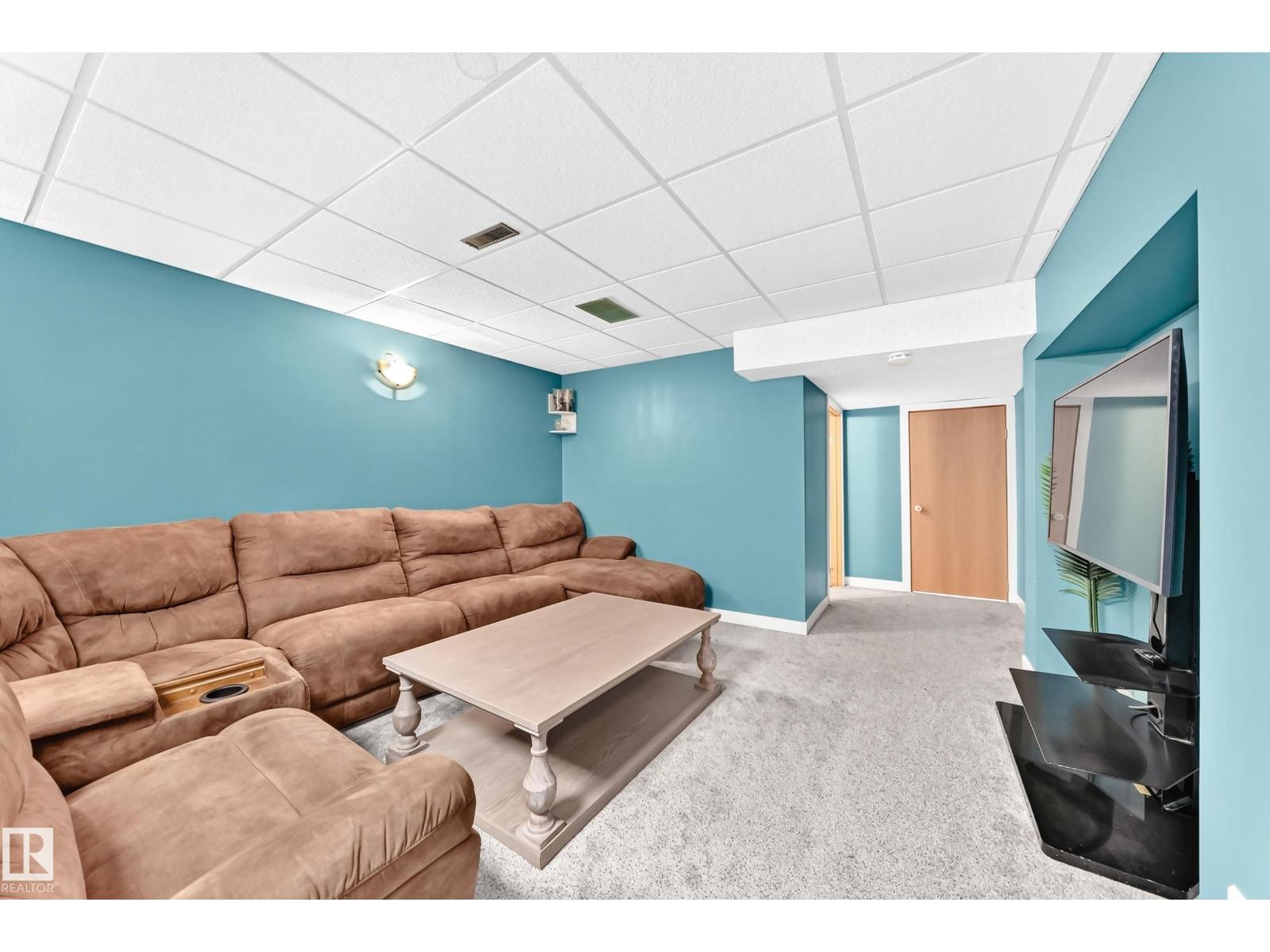 88 HIGHLAND WY